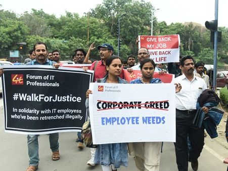 లే ఆఫ్‌లతో ఉద్యోగాలు హరీ...: రోడ్డెక్కిన హైదరాబాద్ టెక్కీలు