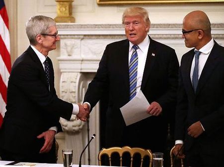 పారిశ్రామికవేత్తల సలహా మండళ్లపై ట్రంప్ వేటు: సివోల మండిపాటు