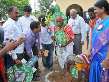 ఆకుపచ్చ కల కోసం నిలువెత్తు వృక్షమైన సామాన్యుడు 'వనజీవి రామయ్య'..