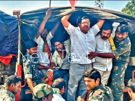 శ్రీనివాస్ మృతి: హోరెత్తిన ఆందోళనలు, రసమయికి చిక్కులు