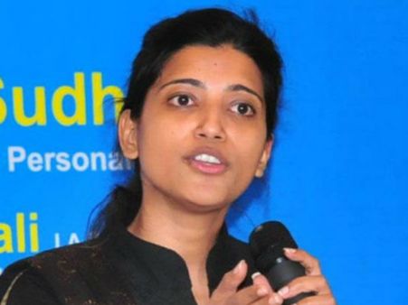 దుమ్మురేపిన అమ్రపాలి: స్టేజీపై వరంగల్ కలెక్టర్ అదిరిపోయే డ్యాన్స్ (వీడియో)