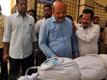 'డేంజర్ స్పాట్'లో అరగంట: చాందిని హత్యలో నిగ్గు తేలినవి ఇవే!, నిందితుడు ఏం చెప్పాడంటే?