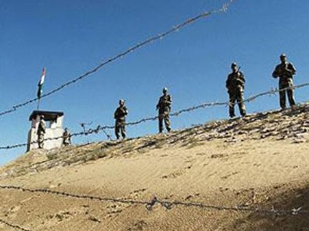 చైనా వక్రబుద్ది: జిన్‌జియాంగ్‌లో రోడ్డు, తప్పేంటీ?