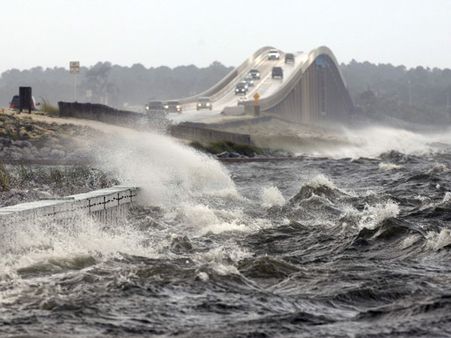 పెనుముప్పు: 15అడుగుల లోతులో మునిగిపోయే ప్రమాదం, తంపా వైపుగా ఇర్మా