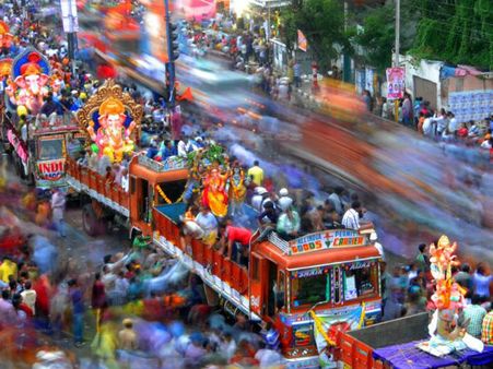 26వేల మంది పోలీసులతో భద్రత: గణేశ్ నిమజ్జనంపై ఖాకీ నిఘా, ఏరియల్ సర్వే!