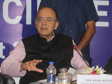 జిఎస్టీ శుభవార్త, 30 వస్తువులపై తగ్గుదల: జూలై రిటర్న్ దాఖలుకు గడువు