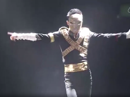 మైకేల్ పాటకు బిలియనీర్ జాక్ మా డ్యాన్స్: హోరెత్తించారు(వీడియో)