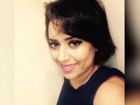 కారు నుంచి బయటికి లాగి! నడిరోడ్డుపై ‘టాలీవుడ్’ నటిపై రేప్ యత్నం