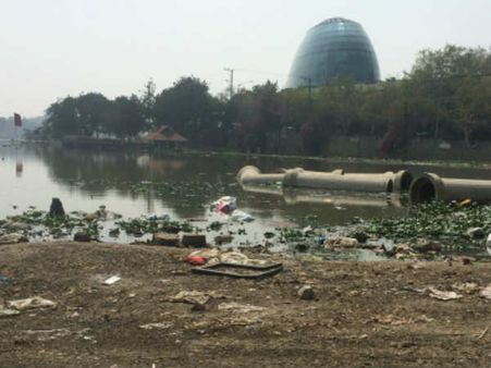 నిద్ర నటిస్తున్న అధికారులు: ప్రజాప్రతినిధులపై సందేహాలు.. కబ్జా కోరల్లో ఖాజాకుంట