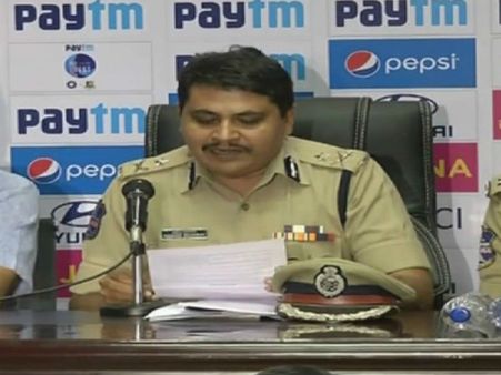 బ్యాంకులు, కార్డ్ హోల్డర్లే టార్గెట్: 10మంది నైజీరియన్ల అరెస్ట్