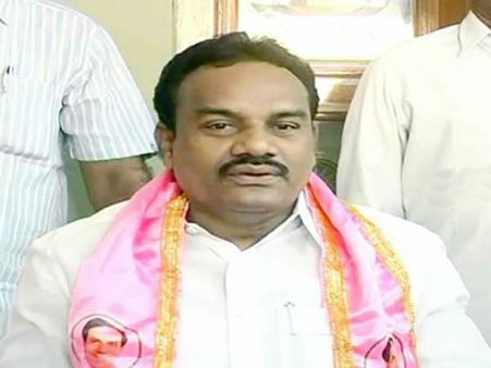 ఎంపీ ఇంట్లో భారీ చోరీ: రూ.15లక్షల సొత్తు అపహరణ, సీసీ ఫుటేజీ ధ్వంసం