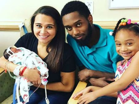 ఊహించలేదు: డ్రైవింగ్ సీటులోనే డెలివరీ, 3నెలలు ముందుగానే, ప్రపంచానికే ఆశ్చర్యం!