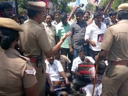 తమిళనాడు సెక్రటేరియట్ ముట్టడి. కేంద్ర, రాష్ట్ర ప్రభుత్వాలపై దుమ్మెత్తి పోసిన విద్యార్థులు !