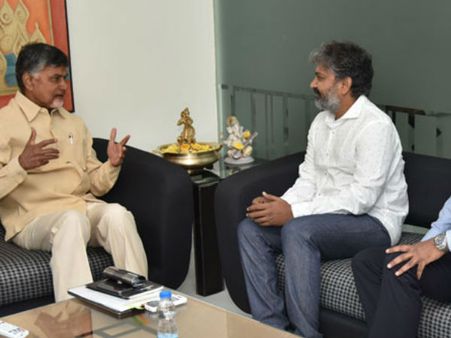 లగడపాటి నుంచి రాజమౌళి దాకా.. వైయస్ జగన్‍‌ను ఇరుకునపడేశారా?