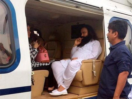 డేరా బాబాను తప్పించే యత్నం: ముగ్గురు అనుచరుల అరెస్ట్