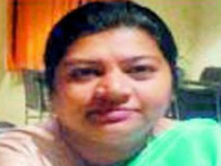 పెళ్లిళ్లు, విడాకులు: బయటపడ్డ కి'లేడీ' డాక్టర్ బాగోతం, పుణే వ్యక్తితో సంబంధం పెట్టుకొని..