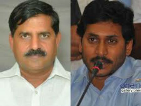 జగన్‌పై ఆది సెటైర్, నాపై-నాభార్యపై ఫేస్‌బుక్ కామెంట్లు: వైసిపిపై ఎమ్మెల్యే ఆగ్రహం