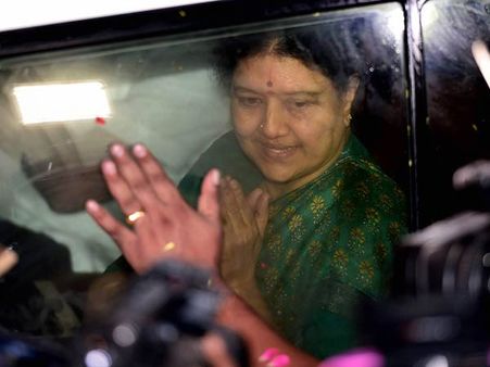 భర్త నటరాజన్ ను పరామర్శించిన శశికళ, బంధువులతో బిజీబిజీ, ఇంటలిజెన్స్ నిఘా !