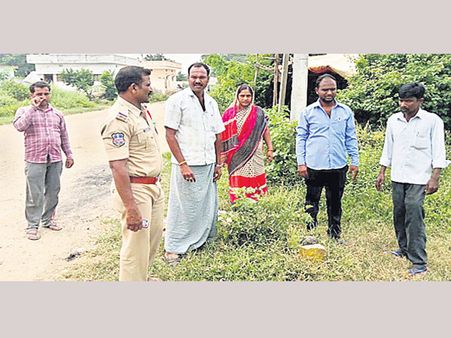 ‘అంబేద్కర్’తో వానలు కురవవ్: ఊరికి కరువవని ఇందూరు జిల్లాలో పెత్తందారుల బెదిరింపులు