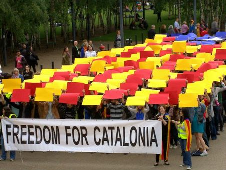 ఉద్విగ్న పరిస్థితులివి: కేటలోనియా స్వాతంత్ర్యం.. నిప్పులు చెరిగిన స్పెయిన్