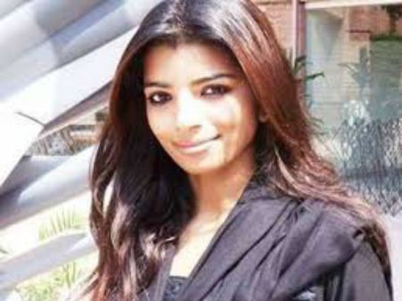 భారత టెక్కీ తరుపున పోరుడుతూ కిడ్నాపైన పాక్ మహిళా జర్నలిస్ట్ విడుదల