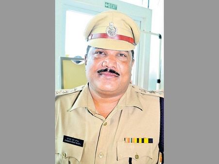 పద్మావతి-గేదెల రాజుల హత్య: హైదరాబాద్‌లో గుట్టుగా డీఎస్పీ, అందుకే