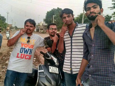 మీసం పెంచారని కొట్టారు: స్టైల్‍‌గా మీసం తిప్పుతున్న 'మిస్టర్ దళిత్'