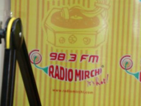 రేడియో మిర్చికి కేంద్ర ప్రభుత్వం నోటీసులు