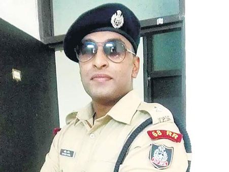 యూపీఎస్‌సి పరీక్షలో హైటెక్ మాస్ కాపీయింగ్: ఐపీఎస్ సఫీర్ కరీం అరెస్ట్, హైదరాబాద్ నుంచే అంతా!