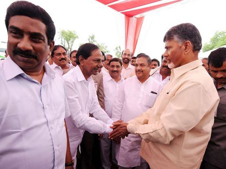 చంద్రబాబుతో కెసిఆర్ దోస్తీ: గుట్టు విప్పిన ఆంధ్రజ్యోతి రాధాకృష్ణ?