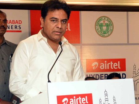 5 కంపెనీలతో ఎంవోయూ: తెలంగాణలో ఐటీని పరుగులు పెట్టిస్తున్న కేటీఆర్