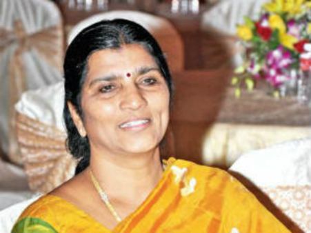 ఎన్టీఆర్‌ని తొలిసారి అక్కడే చూశా, ప్రేమ ఎప్పుడు పుట్టిందో: లక్ష్మీపార్వతి