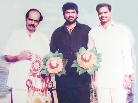 మోహన్ బాబు రేర్ ఫోటో: పరిటాల రవి, నెహ్రూలతో.., 'వాళ్లెప్పుడూ నా హృదయంలో'