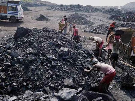 కేసీఆర్‌కు దాసోజు శ్రవణ్ షాక్: సింగరేణిలో సత్యం తరహా భారీ స్కాం, ఇదీ లెక్క