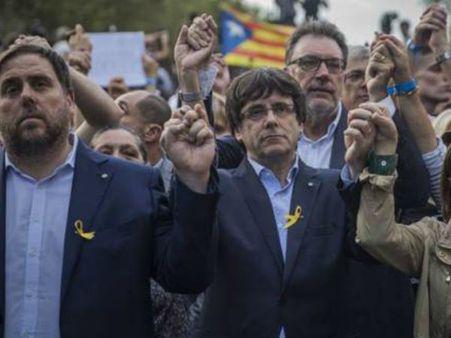 చిన్నప్పుడే జాతి విముక్తిపై కార్ల్స్ ఫ్యూగ్ డిమాంట్ కల: జర్నలిస్టు నుంచి జాతీయోద్యమ నేత