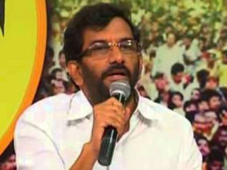 మీసం తిప్పుతూ సోమిరెడ్డి ఫ్లెక్సీ: హట్ టాపిక్, కారణమదేనా?