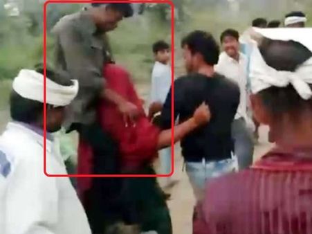 భర్తను ఎత్తుకుని 2కి.మీల పరుగు, కొట్టుకుంటూ తీసుకెళ్లారు: ఎందుకంటే..?