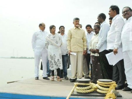 బోటు ప్రమాదం: సాగర్ టూ శ్రీశైలం బోట్ల రద్దు, ''బాబు షూ వల్లే ఇదంతా''..