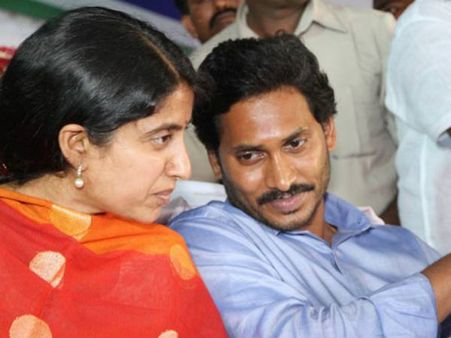 క్రియాశీలక రాజకీయాల్లోకి.. వైఎస్ భారతి?