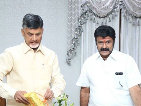 అవార్డుల వివాదం: ప్రశ్నించినందుకు 'నంది' ఇవ్వలేదా, బాబు-బాలయ్యలపై 'కమ్మ' వివాదం