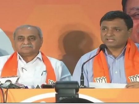 గుజరాత్ ఎఫెక్ట్: బీజేపీలో చేరిన హార్దిక్ పటేల్ మాజీ స్నేహితుడు, దేశద్రోహం కేసులో జైలు !