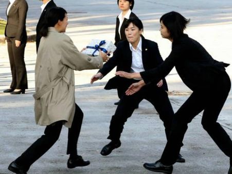 అమెరికా ఫస్ట్‌ లేడీ.. చుట్టూ ఆడ పోలీసులు.. జపాన్ పర్యటనలో ప్రత్యేక రక్షణ!