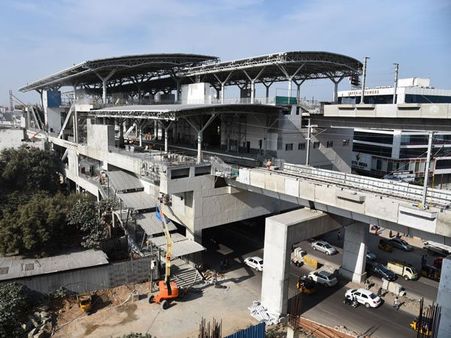 'మెట్రో’కు ముహూర్తం రెడీ: బట్ నో పార్కింగ్ ప్లేస్.. కాలనీ బస్సులపై ఆర్టీసీ మీనమేషాలు