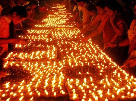 కార్తీక పౌర్ణమి విశిష్టత: పురాణ ప్రాశస్త్యం.. త్రిపుర పూర్ణిమ పేరు వెనుక!