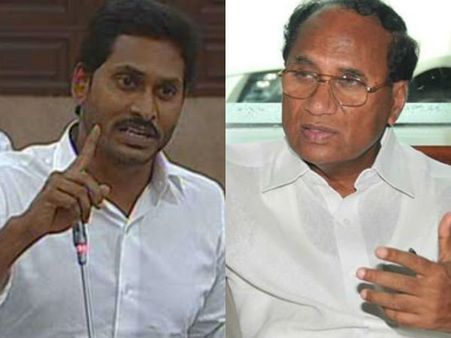 వైసీపీ ఎమ్మెల్యేలకు కోడెల ఫోన్: కోర్టు తీర్పు తర్వాతే నిర్ణయం