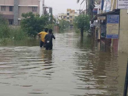 చెన్నైలో మళ్లీ వర్షాలు, అధికారులు అలర్ట్, సెలవులు, హడలిపోతున్న ప్రజలు, మూడు రోజులు !