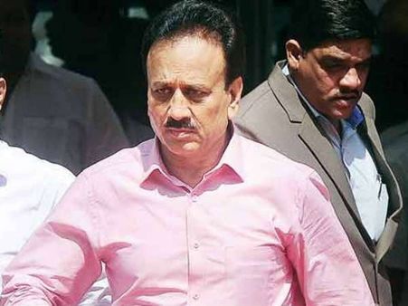 చిరుతను వేటాడిన మంత్రి, సమర్థించుకొన్న మంత్రి