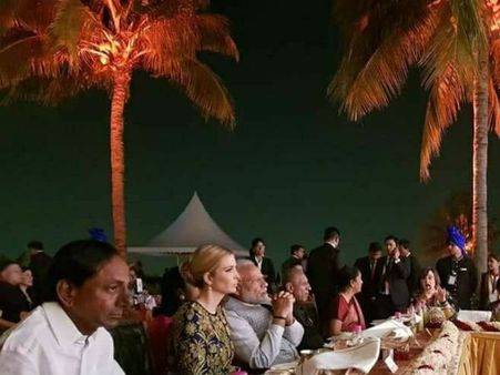 ఈ విషయం చెప్పండి! మోడీ-కేసీఆర్‌లతో ఇవాంకా సరదాగా: ఇరుకైన దారి, అతిథులకు చేదు