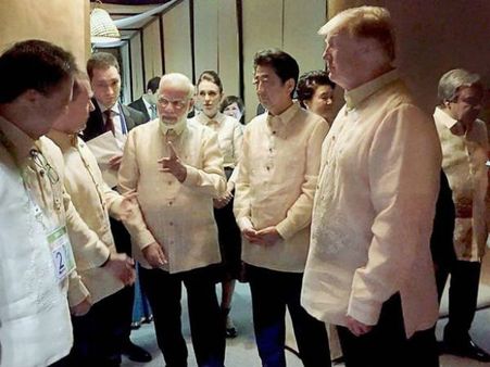 ఫిలిప్పీన్స్ లో రామాయ‌ణ నృత్యాన్ని వీక్షించిన మోడీ, ట్రంప్, షింజో