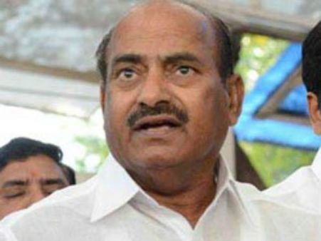 మా సీఎం సామాన్యుడు కాదు, తమిళనాడులా కుదరదు, కేంద్రంపై జేసీ దివాకర్‌రెడ్డి సంచలన వ్యాఖ్యలు